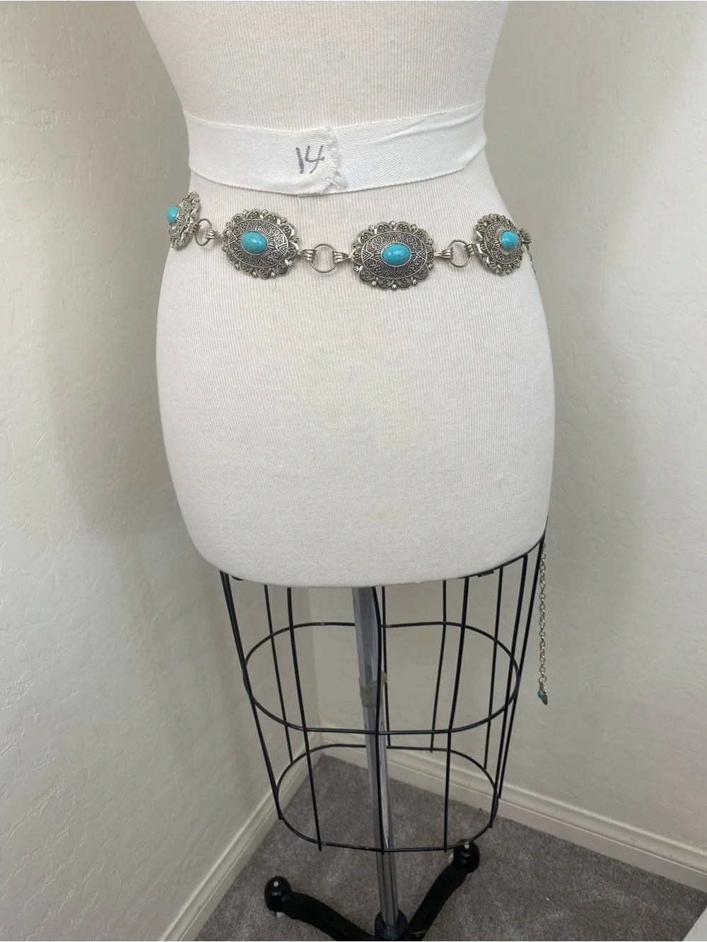 Concho Boho Western Oval Medallion Women's Belt - Silver Tone